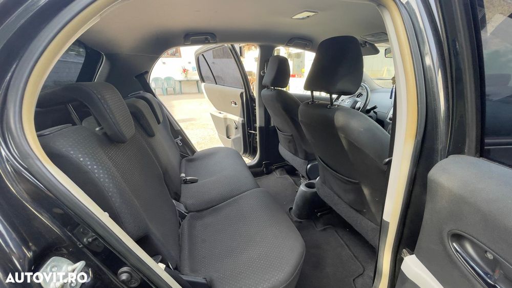 Toyota Yaris 1.3 Terra - 9