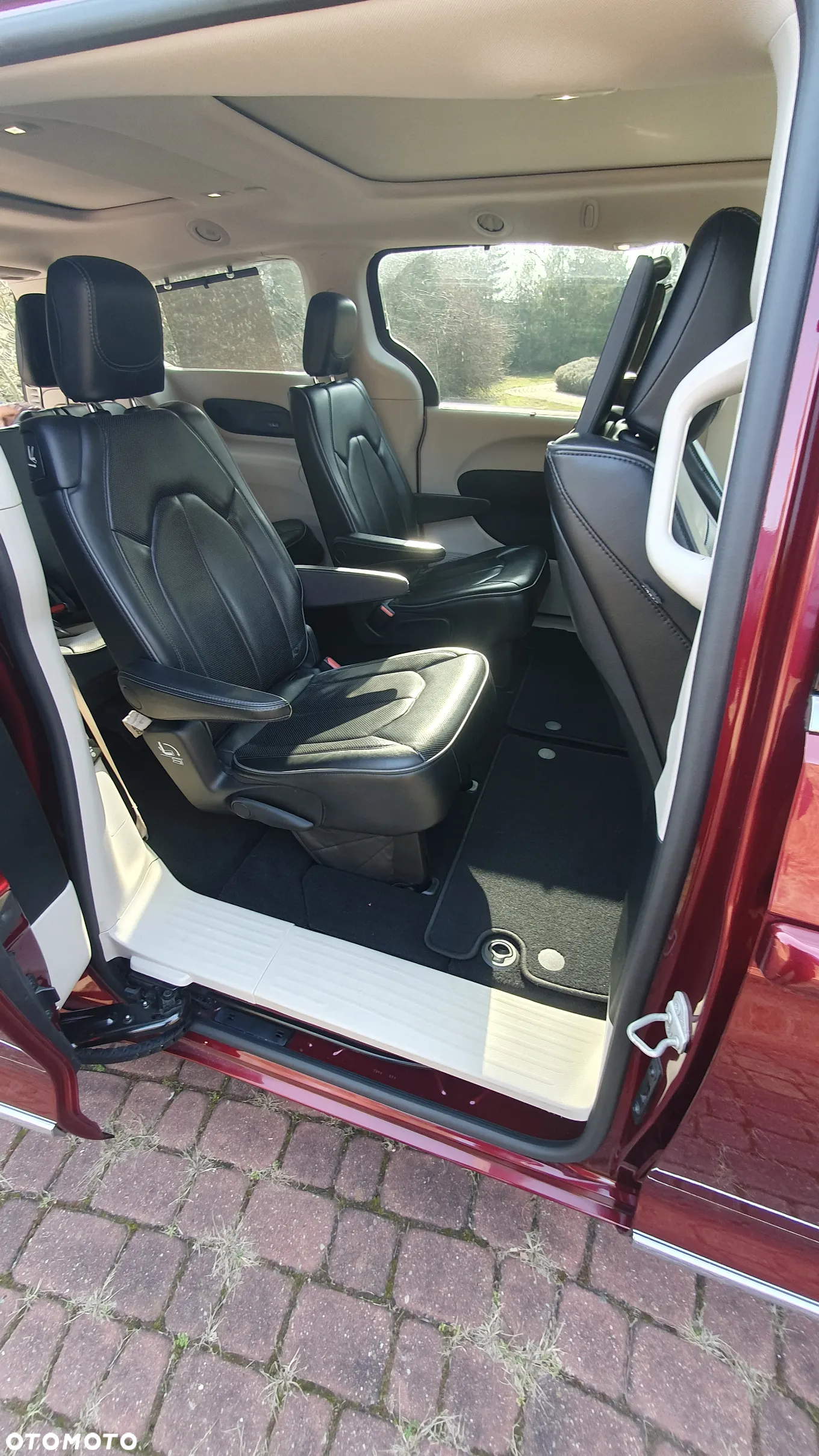 Chrysler Pacifica - 27
