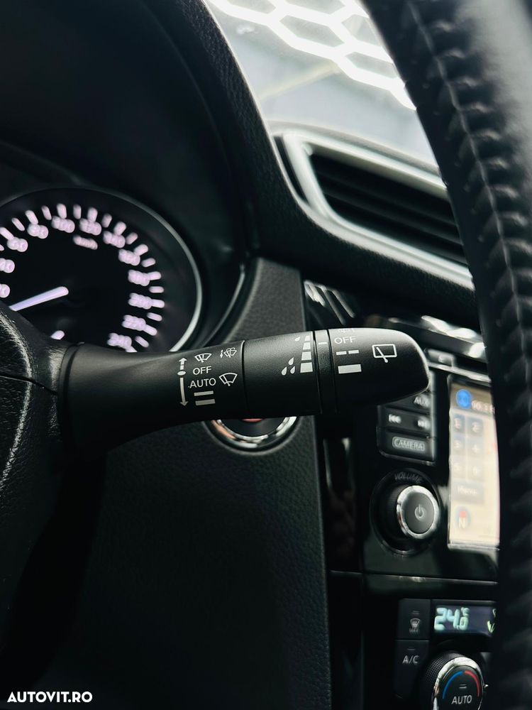 Nissan Qashqai 1.2 DIG-T Xtronic N-Vision - 29