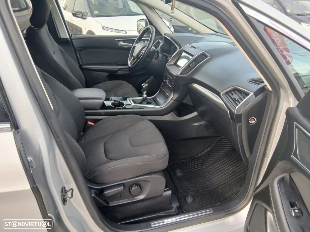 Ford S-Max 2.0 TDCi Trend - 34
