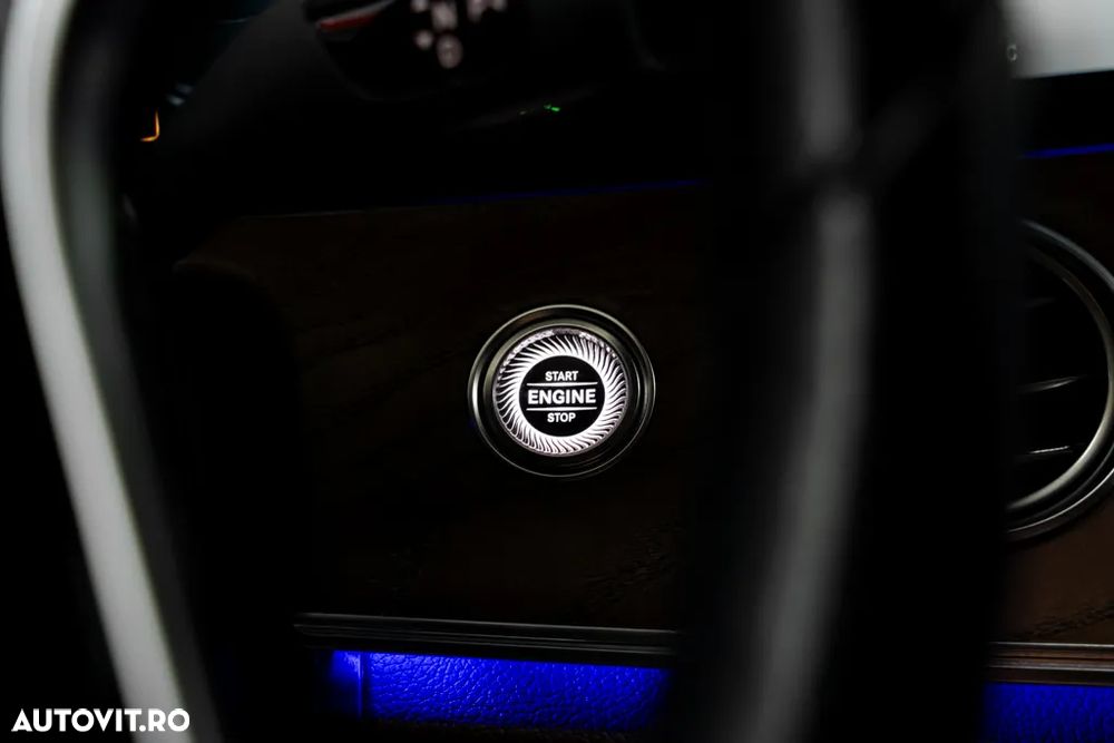 Mercedes-Benz E 300 de Aut. - 38