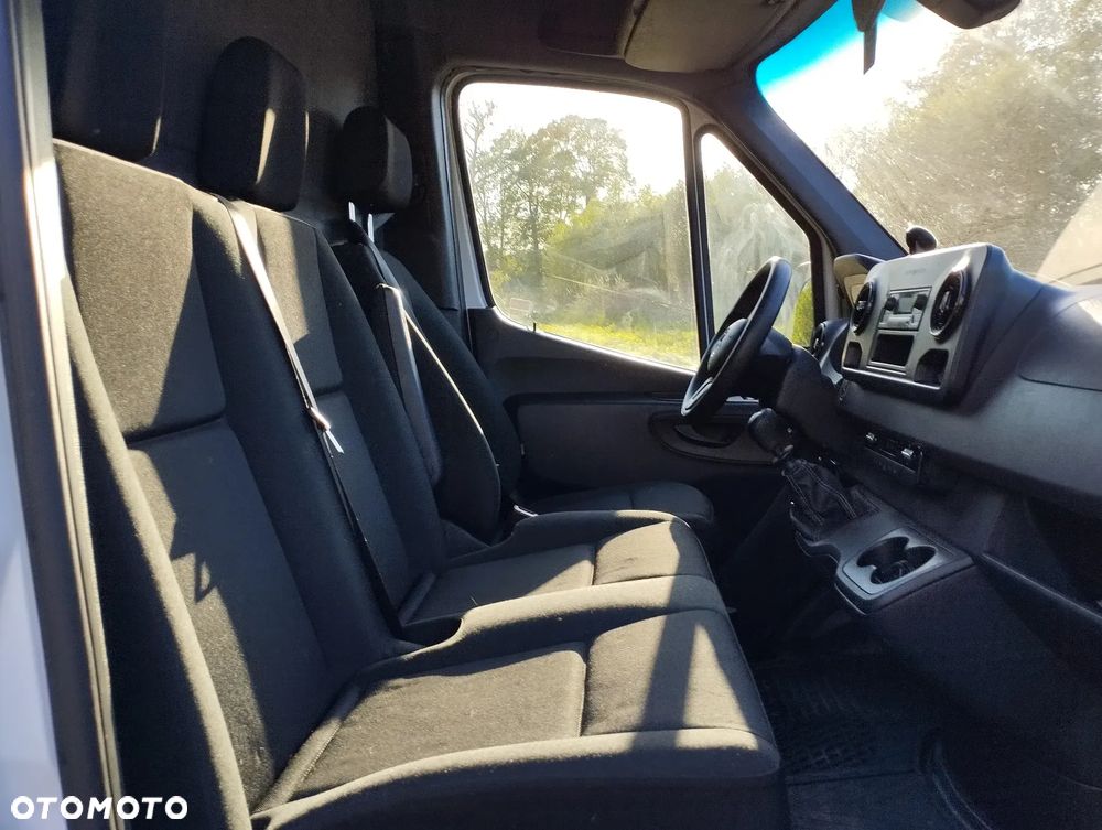 Mercedes-Benz Sprinter - 6