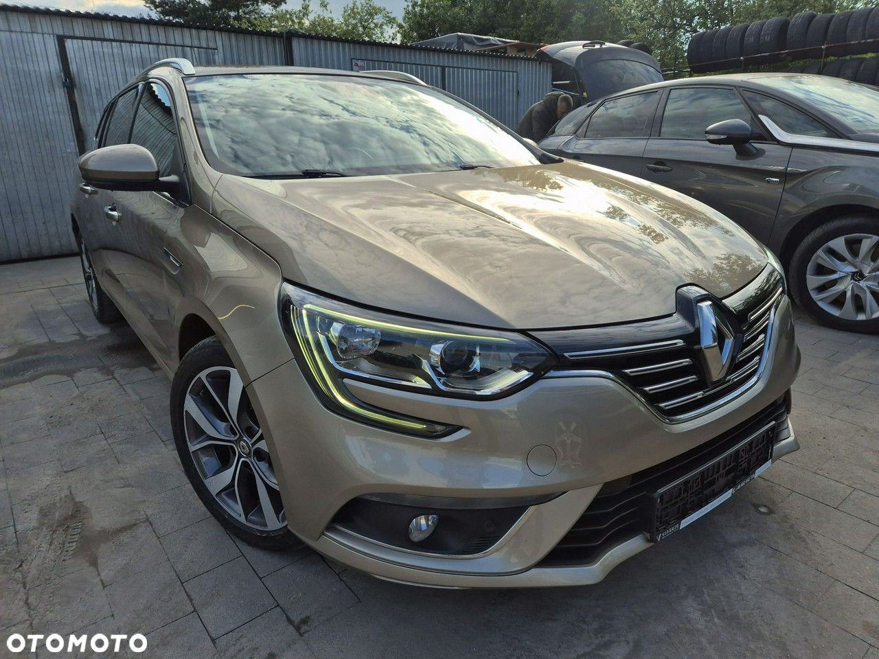 Renault Megane Grandtour ENERGY TCe 130 BOSE EDITION - 2