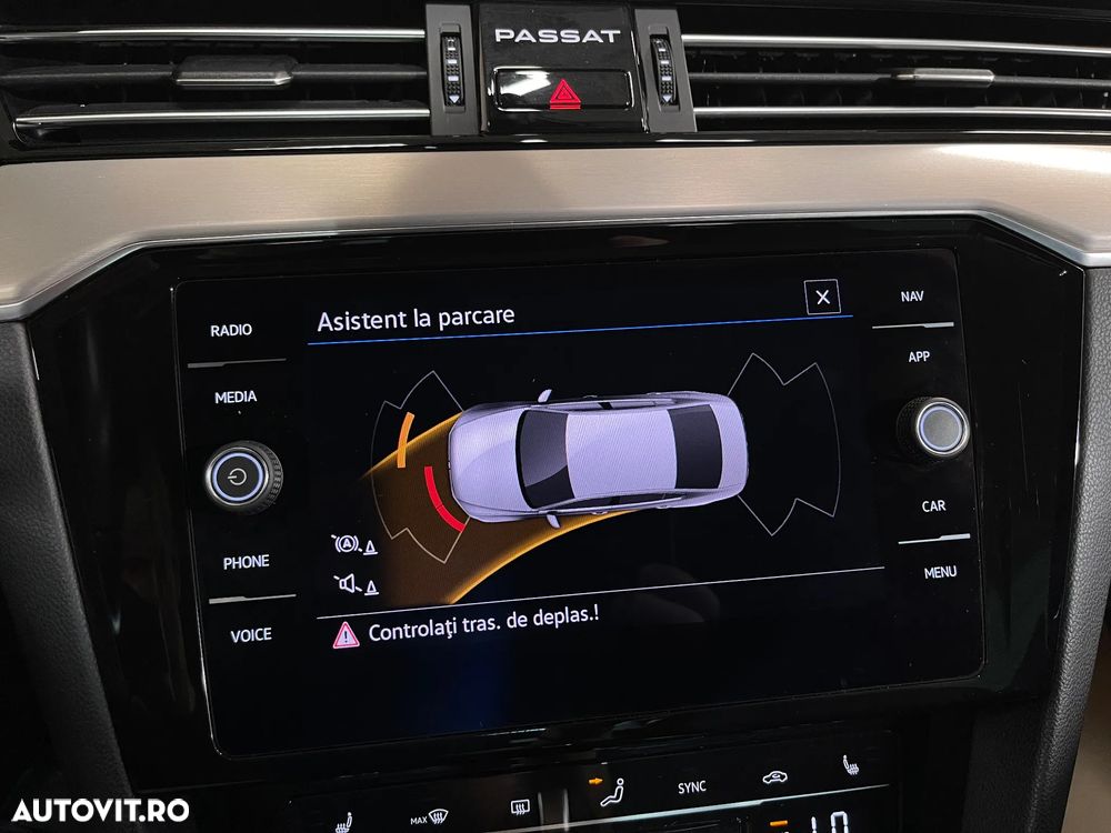 Volkswagen Passat 2.0 TDI DSG Highline - 17