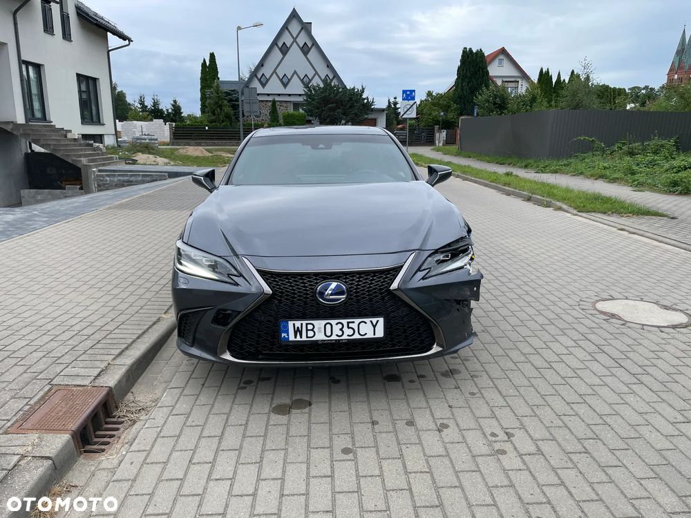 Lexus ES 300h F Sport - 2