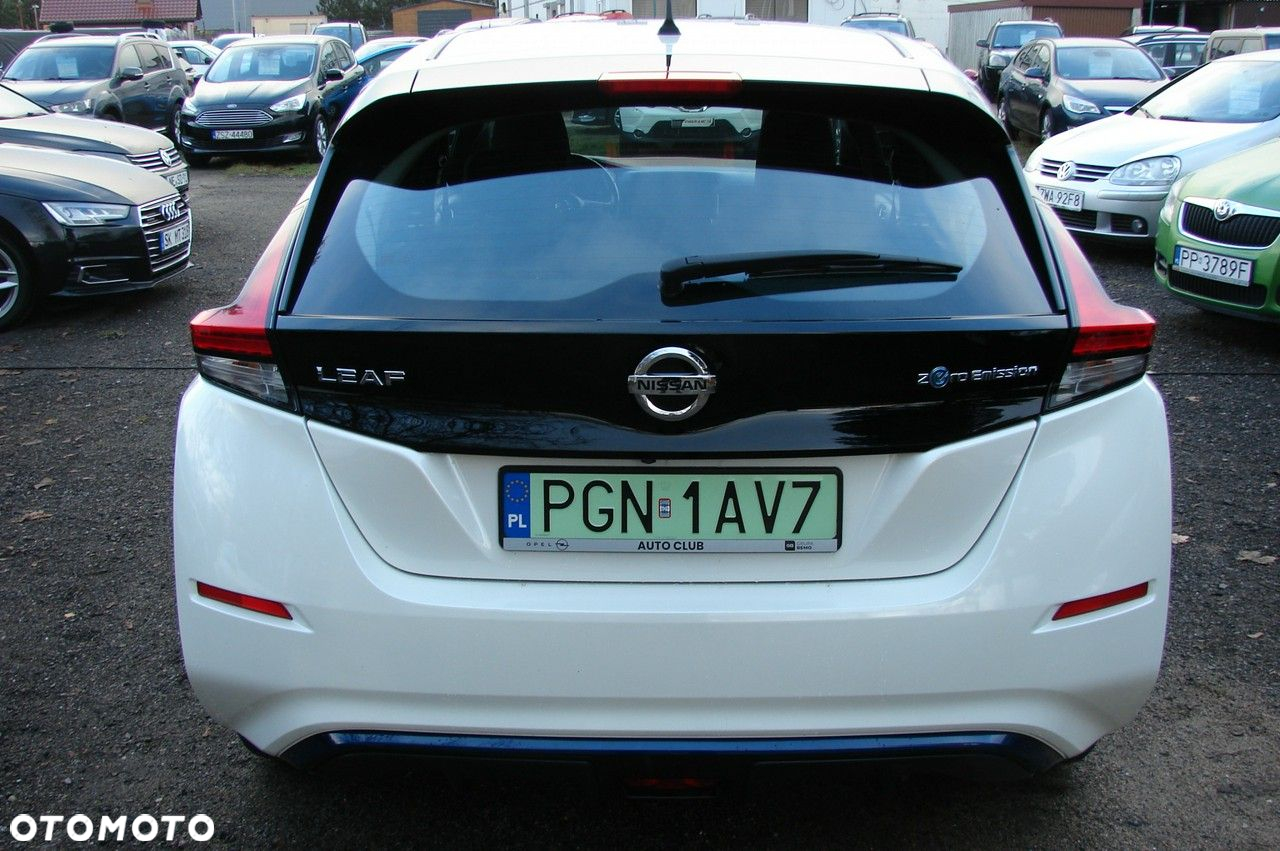 Nissan Leaf - 14