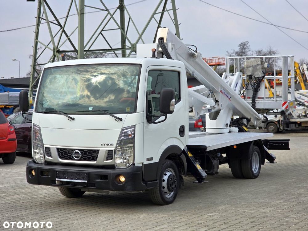 Nissan Cabstar / Multitel HX195 - 1