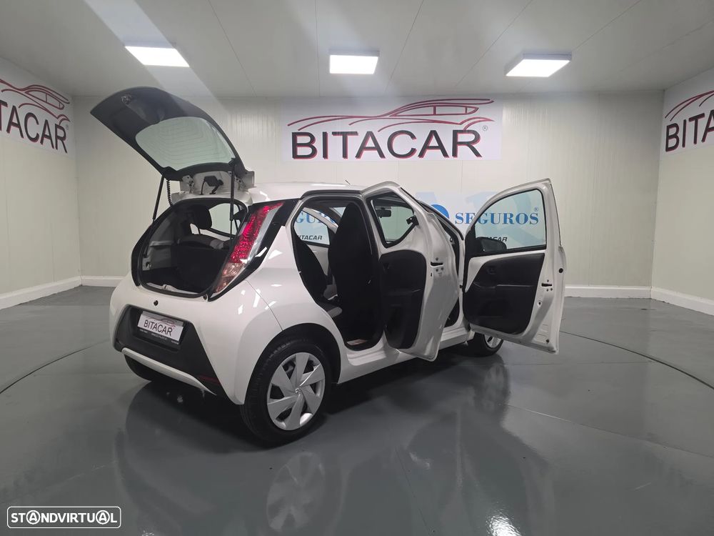 Toyota Aygo 1.0 X-Play Plus MM - 22