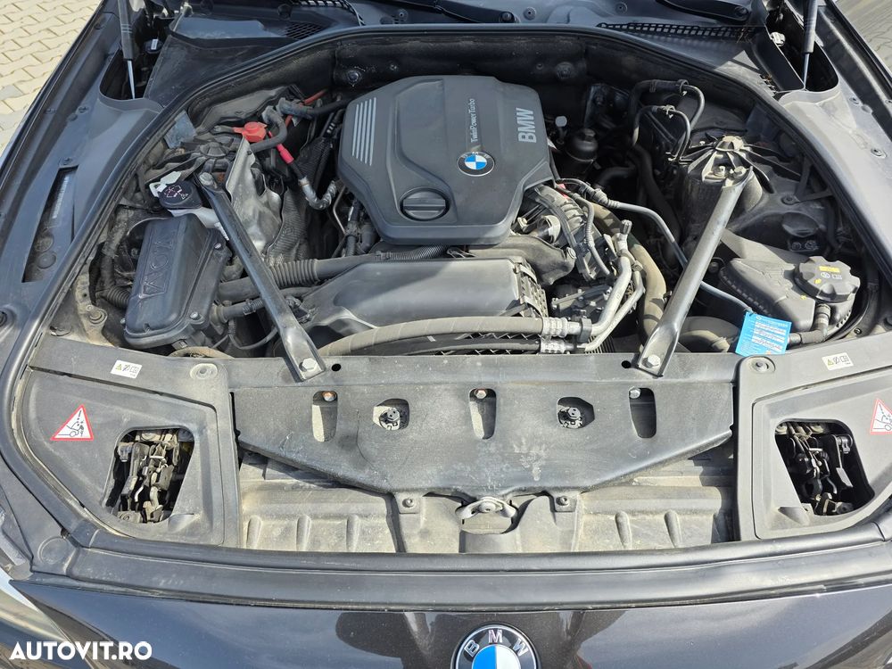 BMW Seria 5 520d xDrive AT - 18