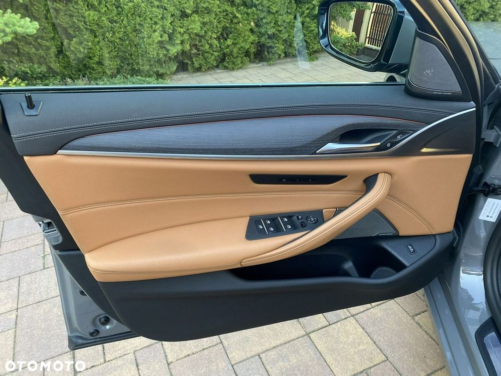 BMW Seria 5 530i xDrive mHEV Luxury Line - 26
