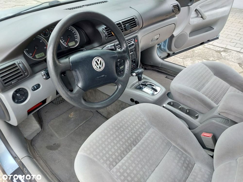 Volkswagen Passat - 10
