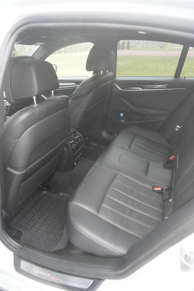 BMW Seria 5 520d Sport - 14