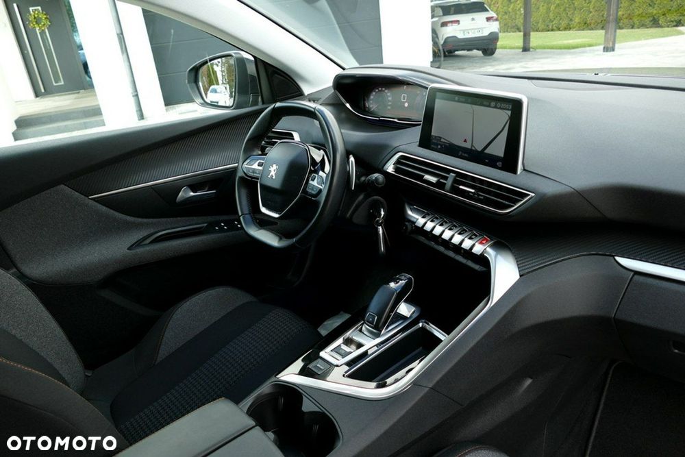 Peugeot 3008 1.2 PureTech Active Pack S&S EAT8 - 25
