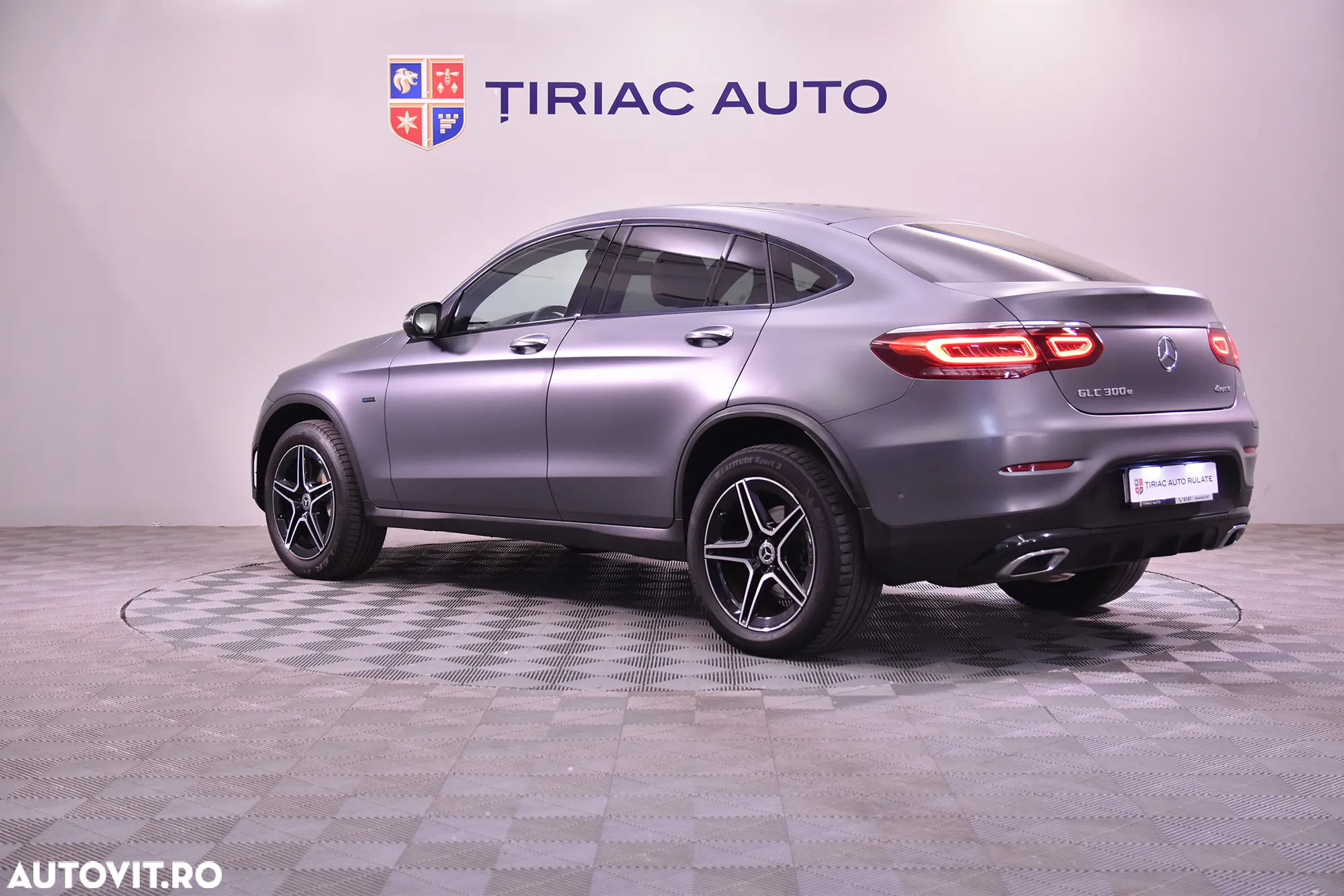 Mercedes-Benz GLC Coupe 300 e 4Matic 9G-TRONIC AMG Line - 3