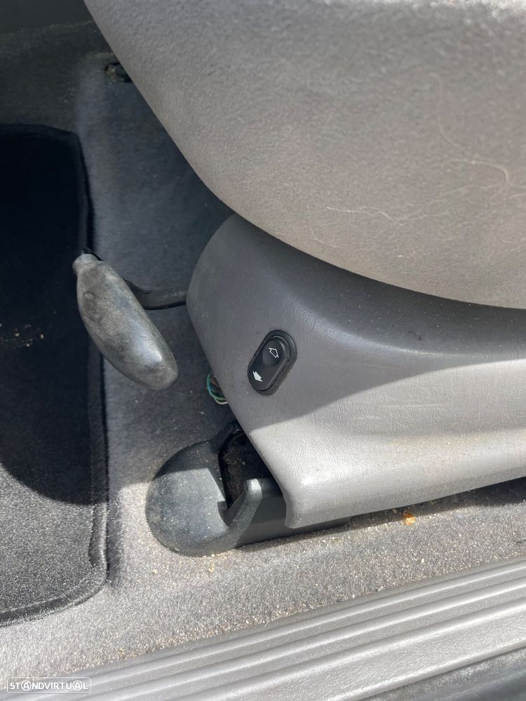 Ford Focus 1.6 Ghia - 14