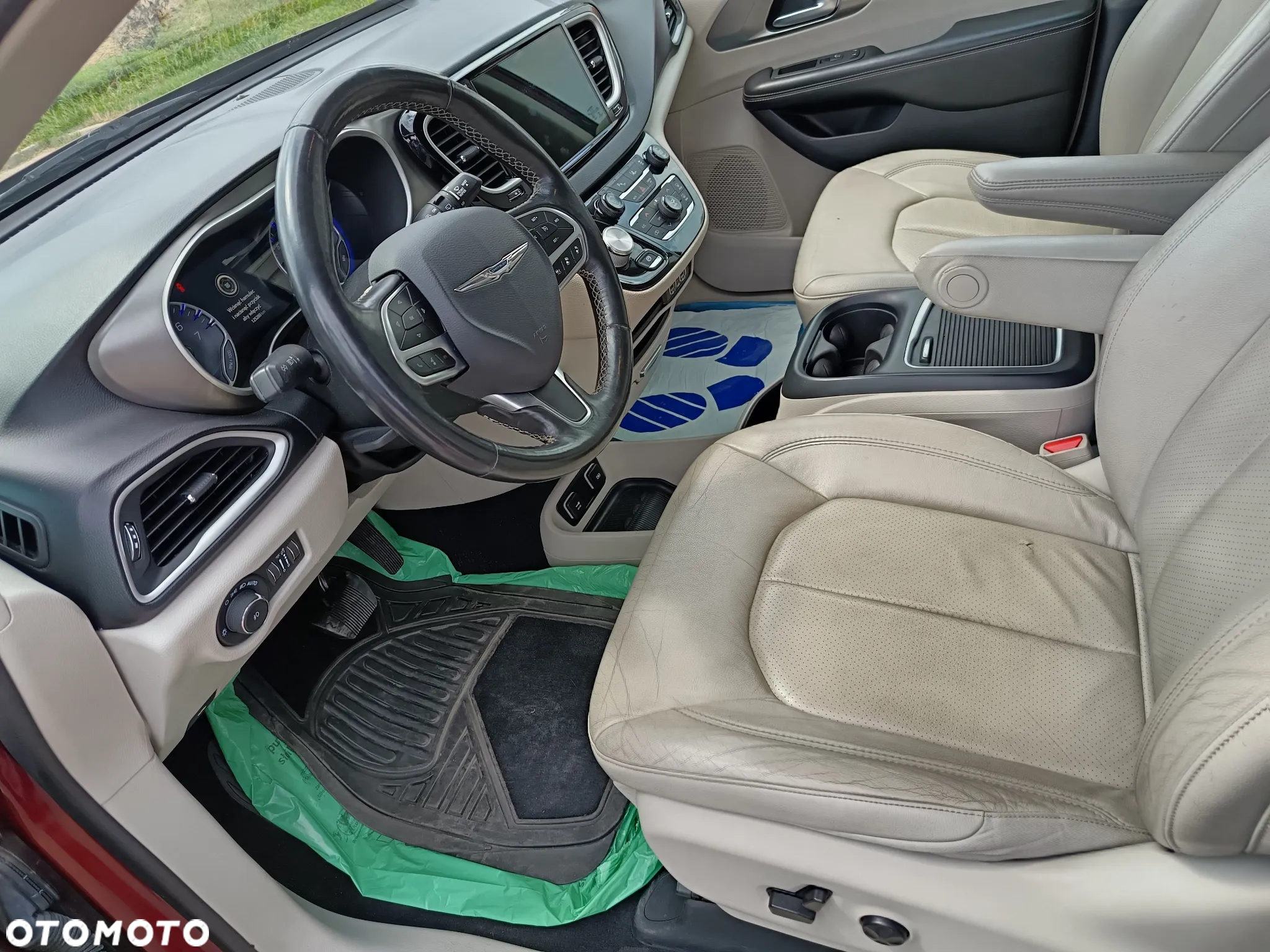 Chrysler Pacifica - 17