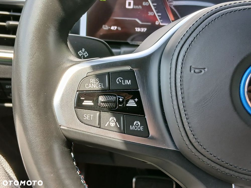 BMW i4 - 24