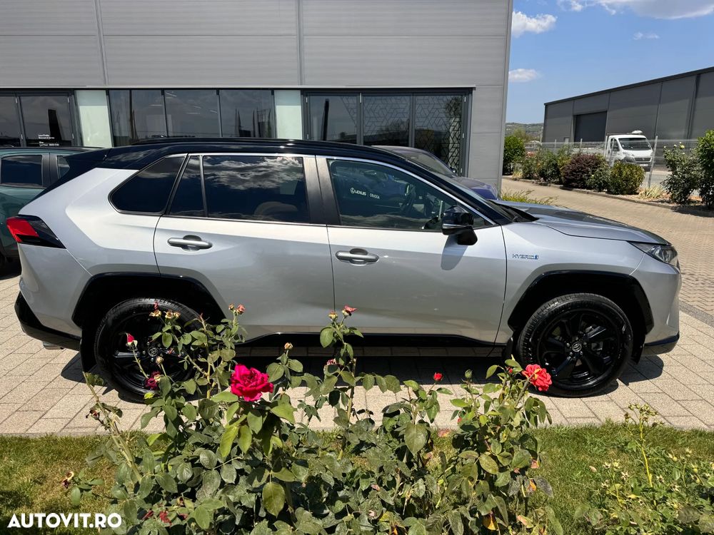 Toyota RAV4 - 8