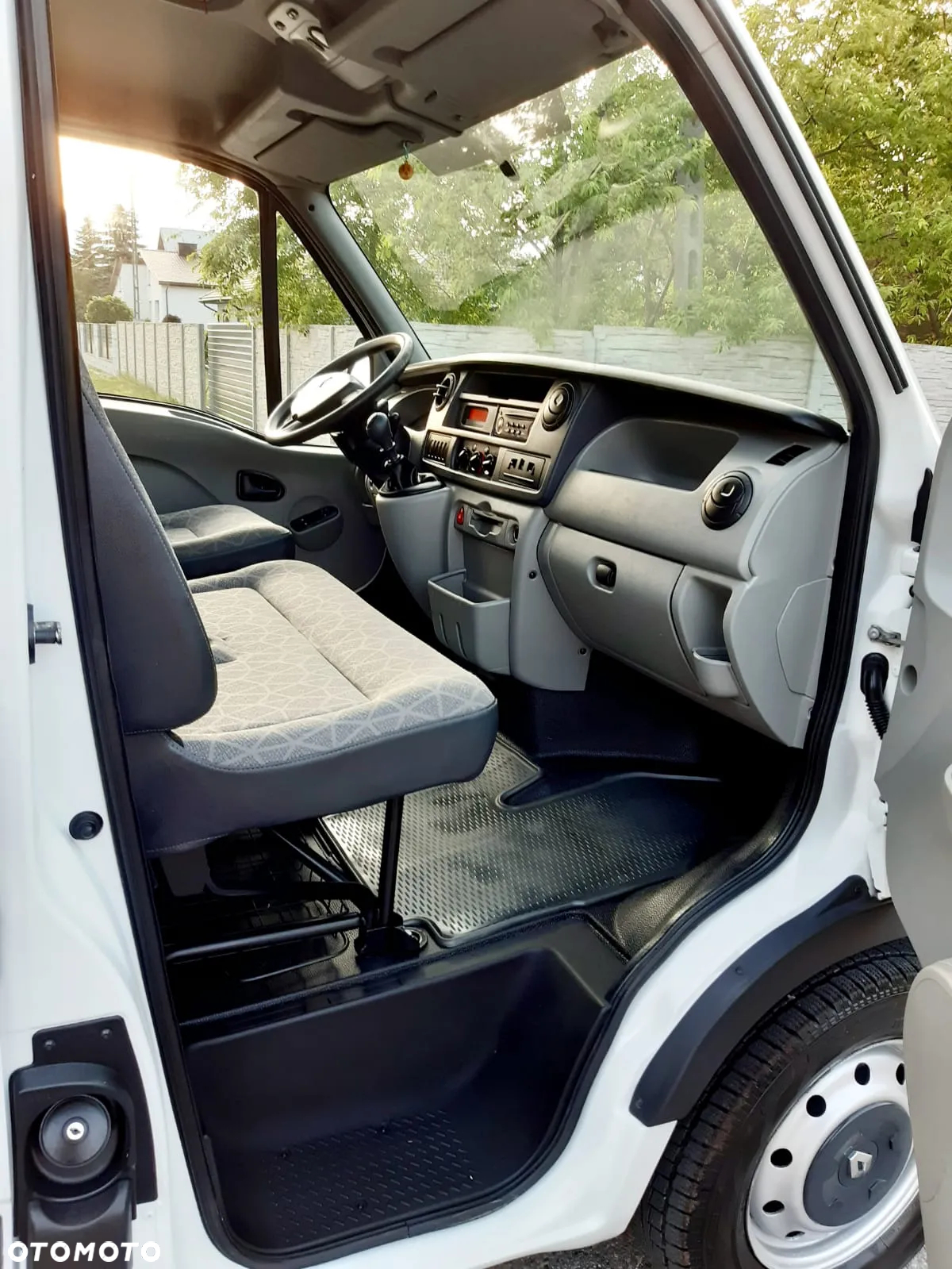 Renault Master . - 26