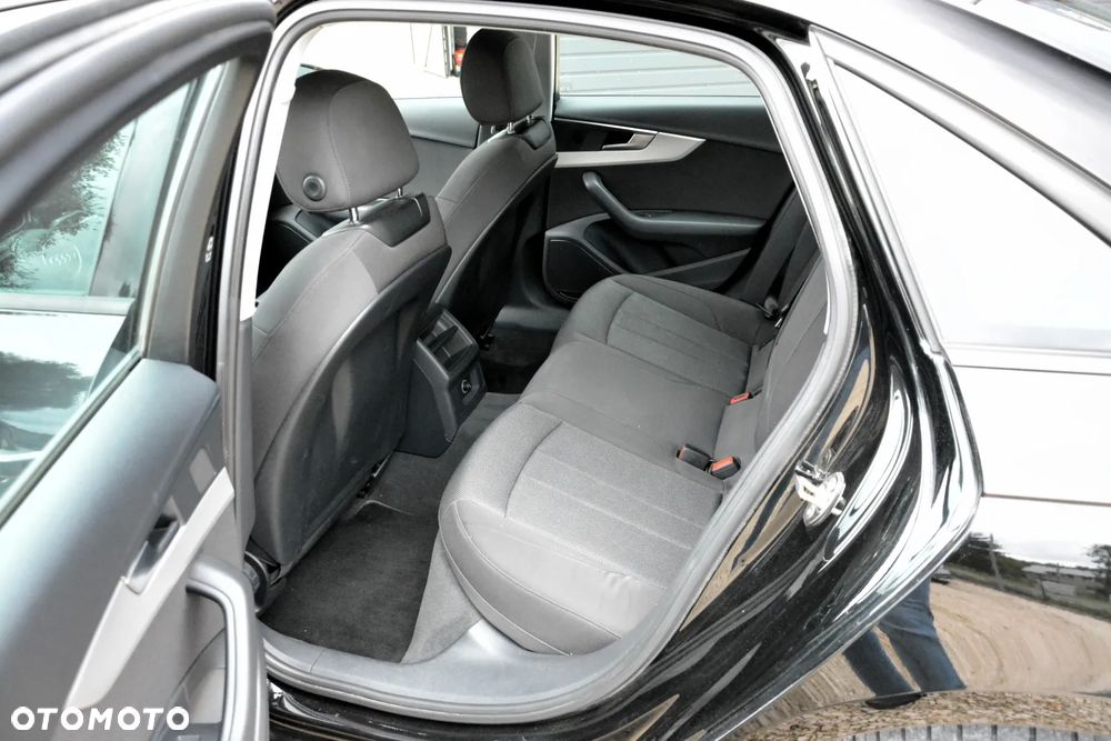 Audi A4 Limousine 35 TFSI S tronic - 31