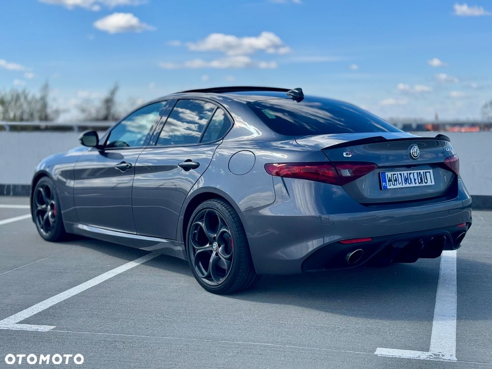 Alfa Romeo Giulia 2.0 Turbo 16V AT8 Veloce Ti - 4