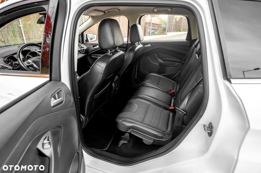 Ford Kuga 1.6 EcoBoost 4x4 Titanium - 30