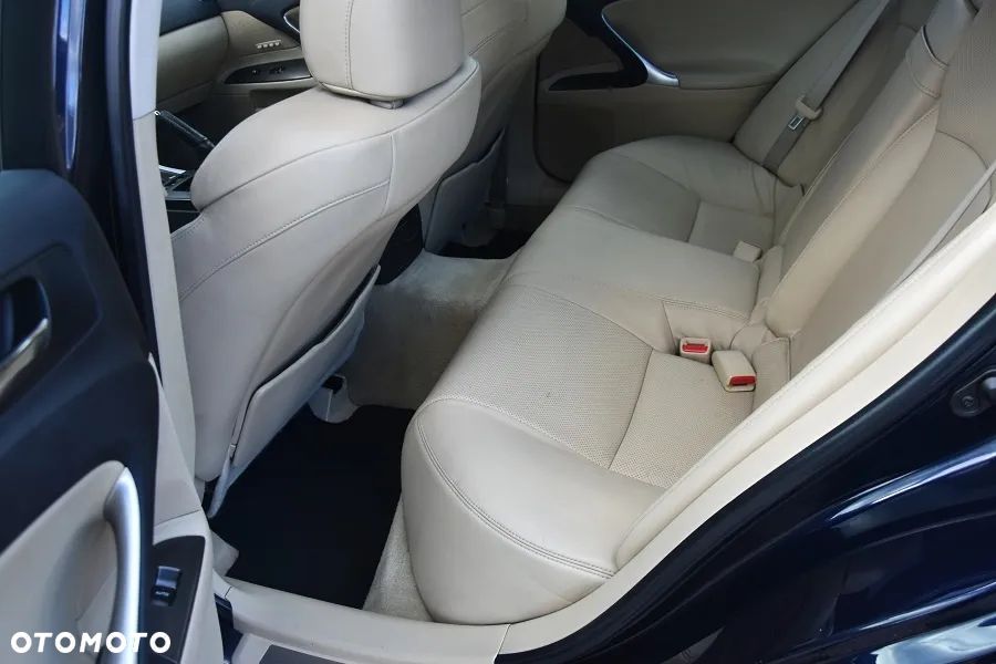 Lexus IS 250 Prestige - 15