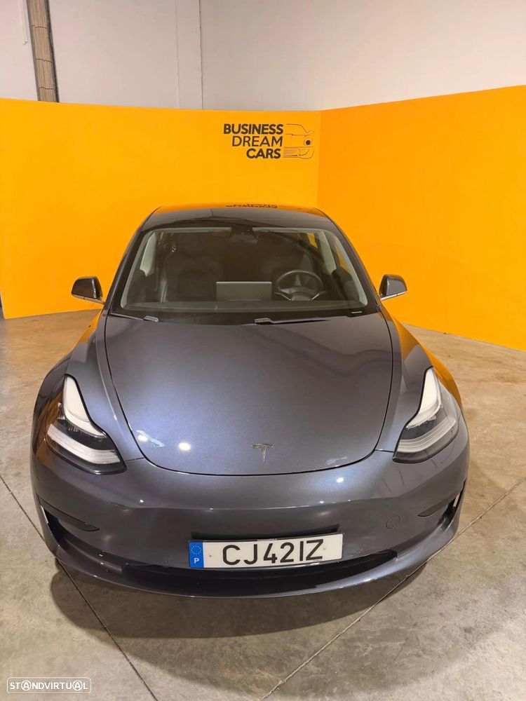 Tesla Model 3 Standard Range Plus RWD — fotografia 3