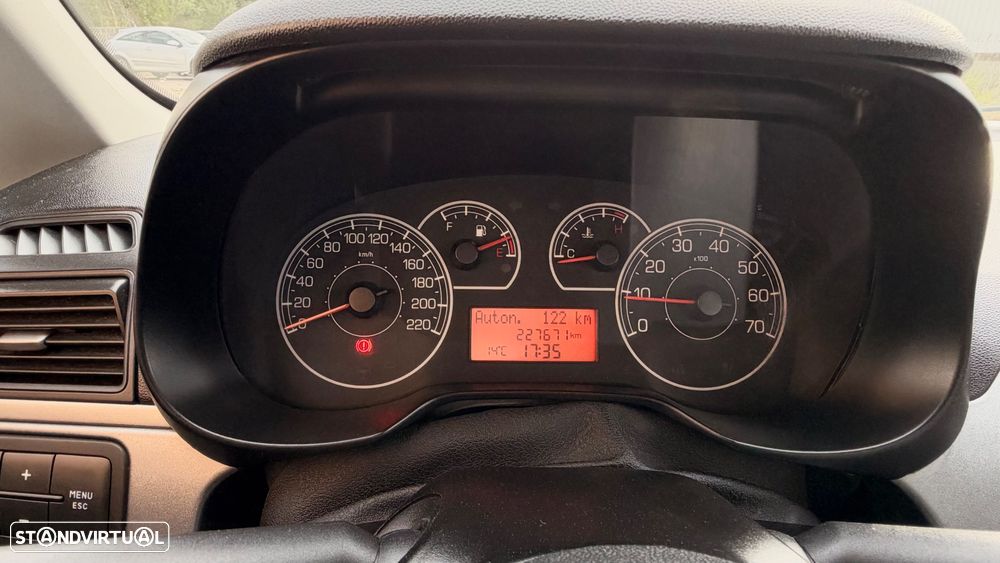 Fiat Grande Punto - 11