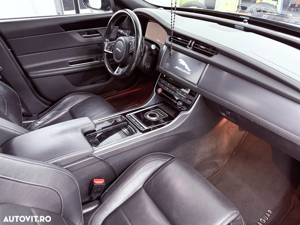 Jaguar XF E-Performance Aut. R-Sport - 19