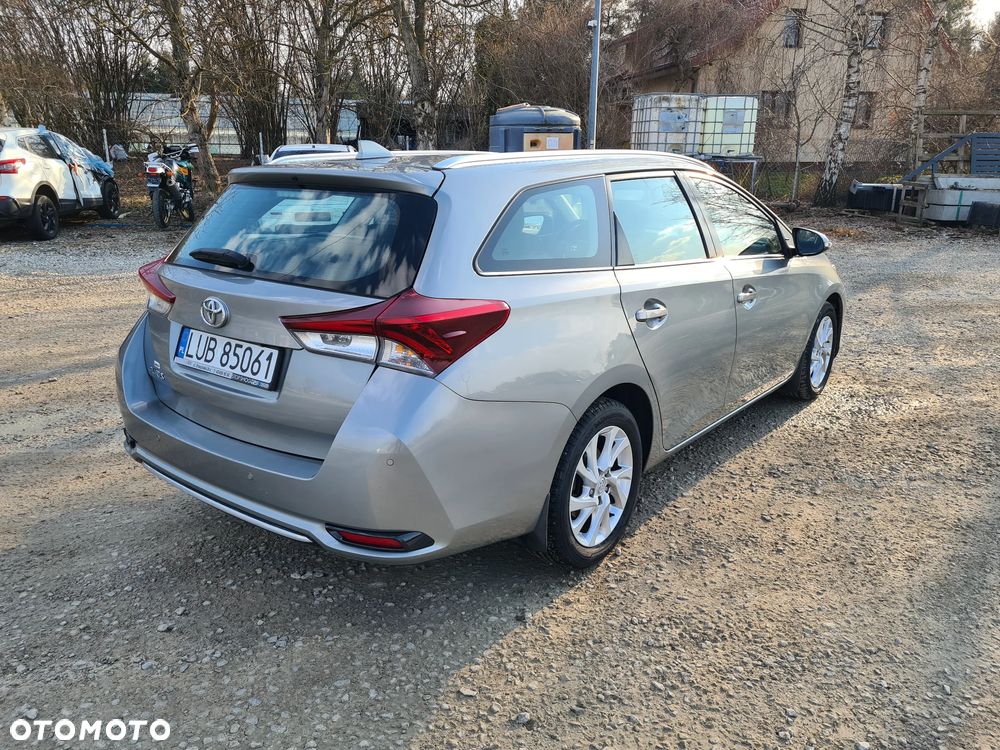 Toyota Auris - 8