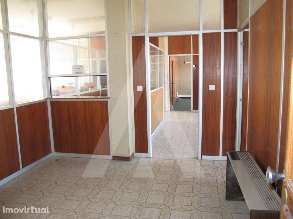 Escritório na Quinta do Simão - Grande imagem: 2/9