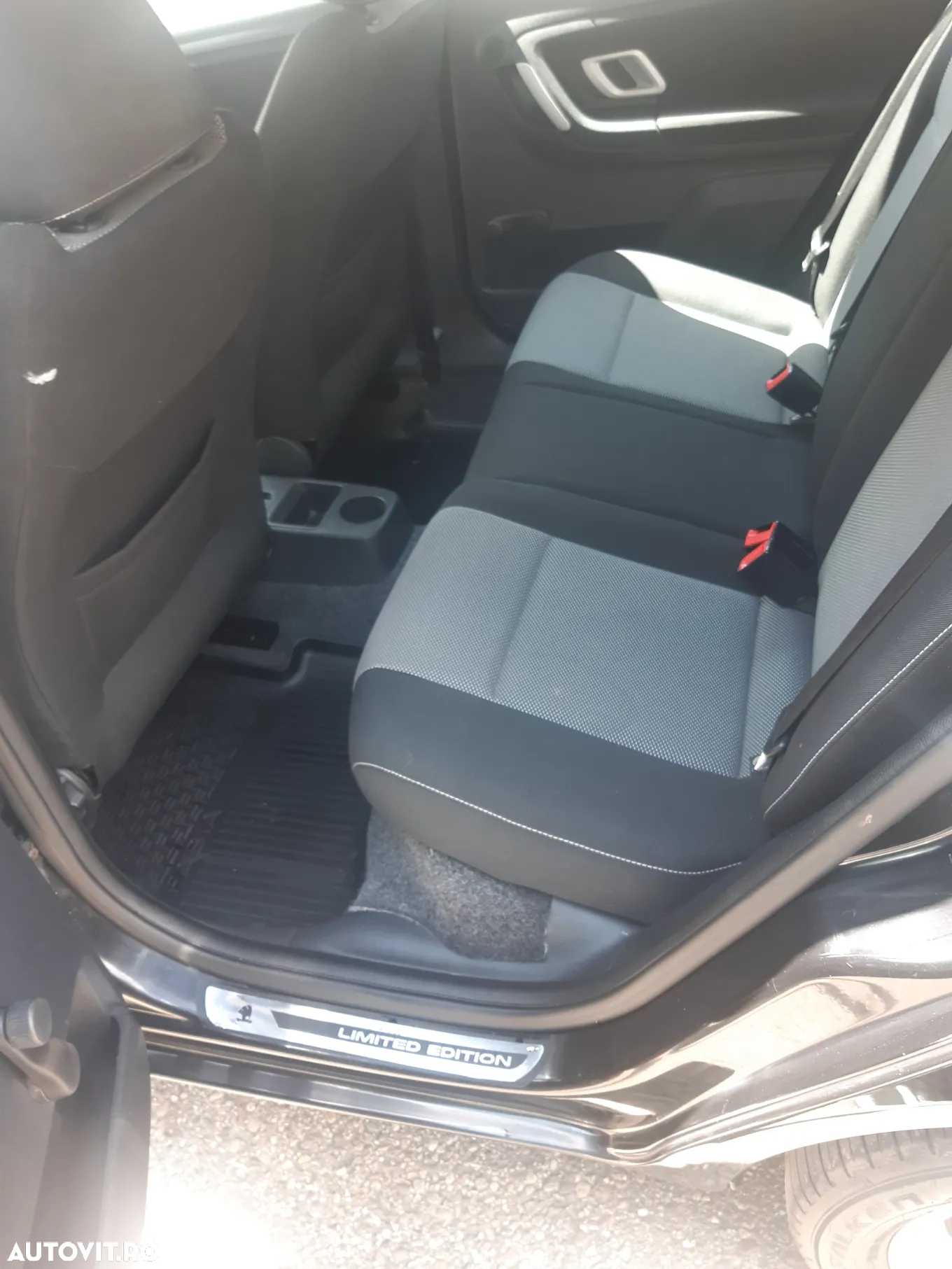 Skoda Fabia 1.6 16V Sportline - 10