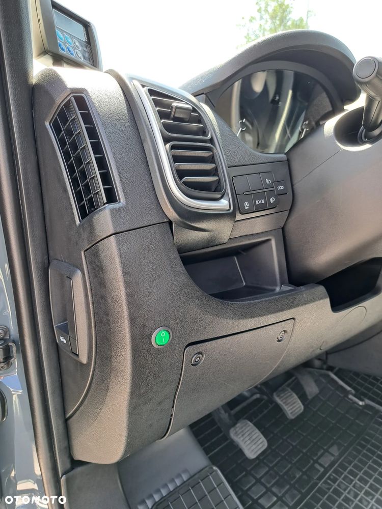 Fiat Ducato Kontener z windą - 22