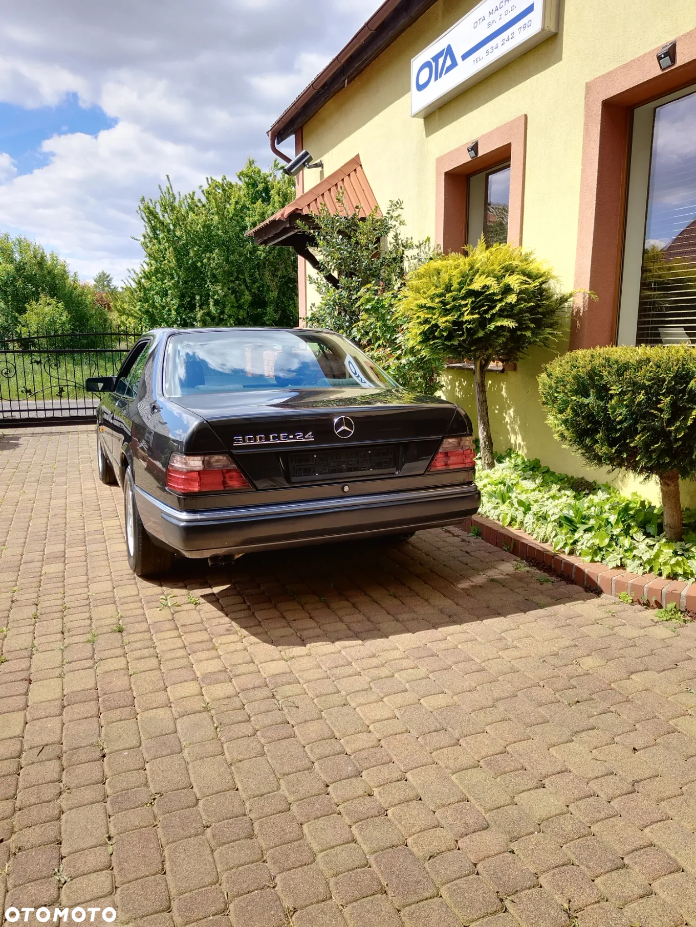 Mercedes-Benz W124 (1984-1993) - 24