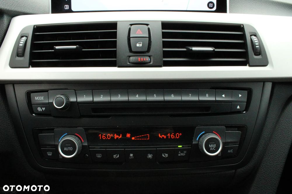 BMW Seria 3 320d Efficient Dynamics Edition - 16