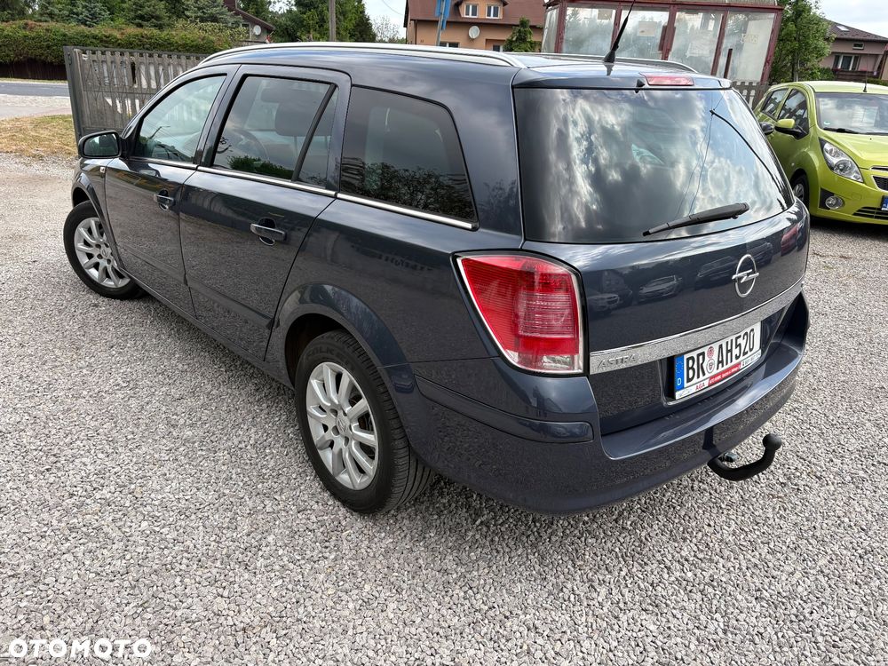 Opel Astra 1.6 Design Edition - 14
