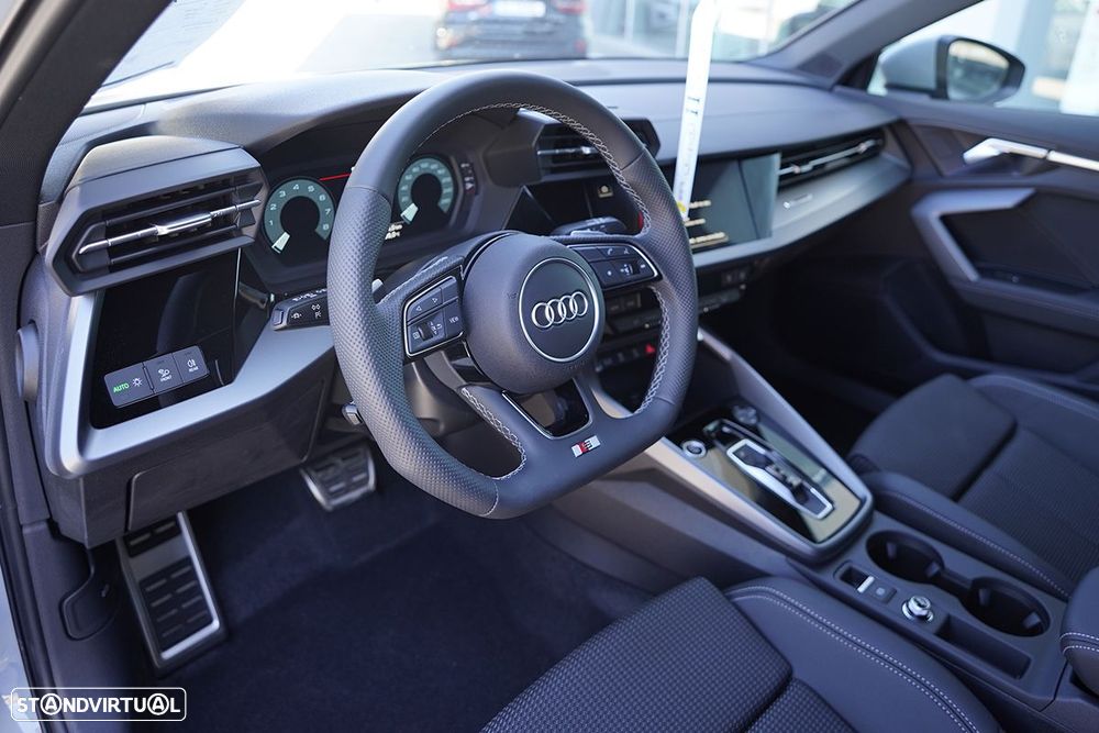 Audi A3 Sportback 30 TFSI Advanced S tronic - 4