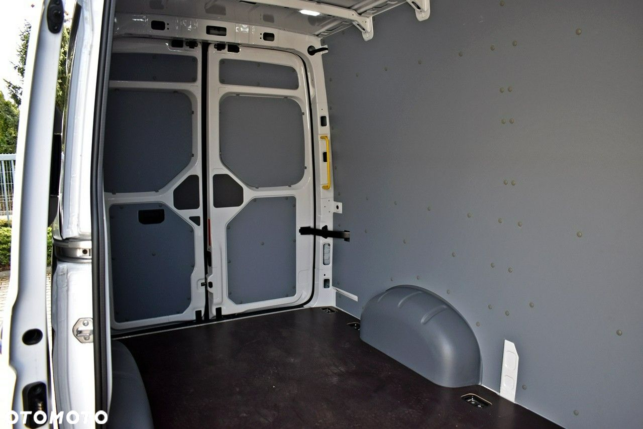 Volkswagen Crafter - 23