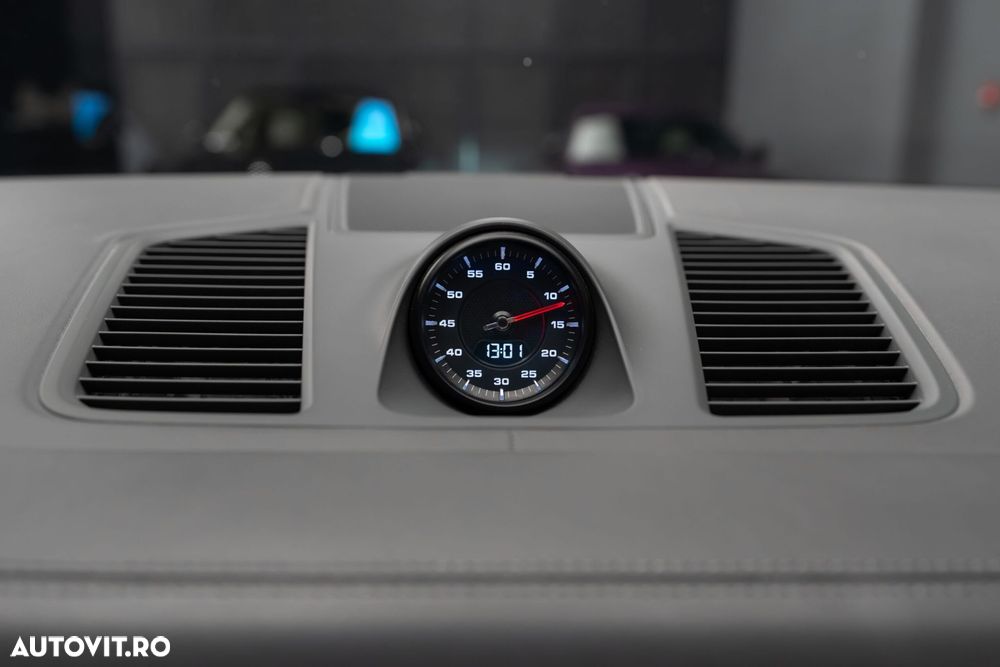 Porsche Cayenne Standard - 21