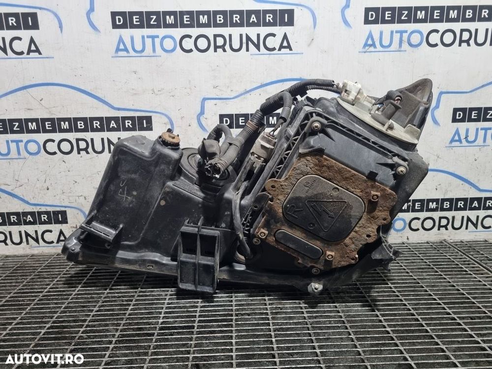 Far Stanga Lexus RX 400 H 2004 - 2009 SUV 4 Usi (1264) Cu lupă - 3