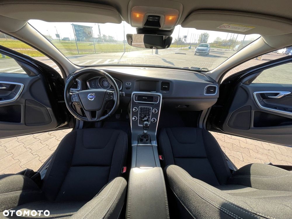 Volvo S60 D2 Momentum - 11