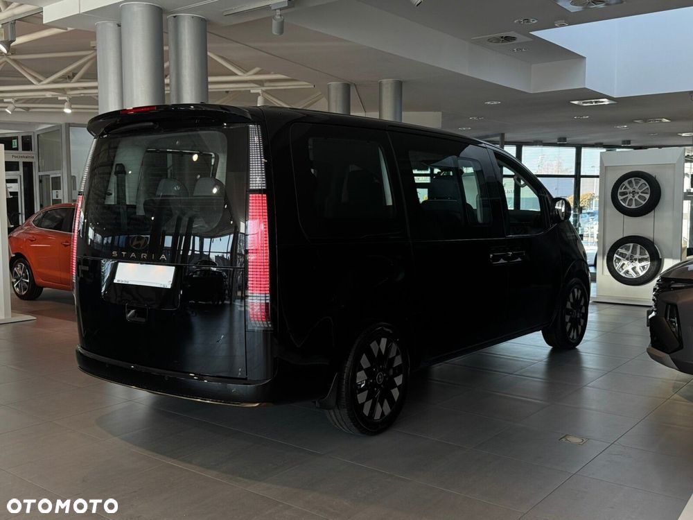 Hyundai Staria - 8
