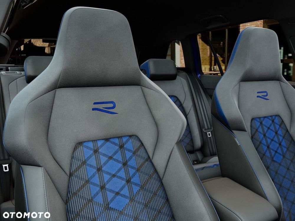 Volkswagen Golf VIII 2.0 TSI 4Motion R - 13