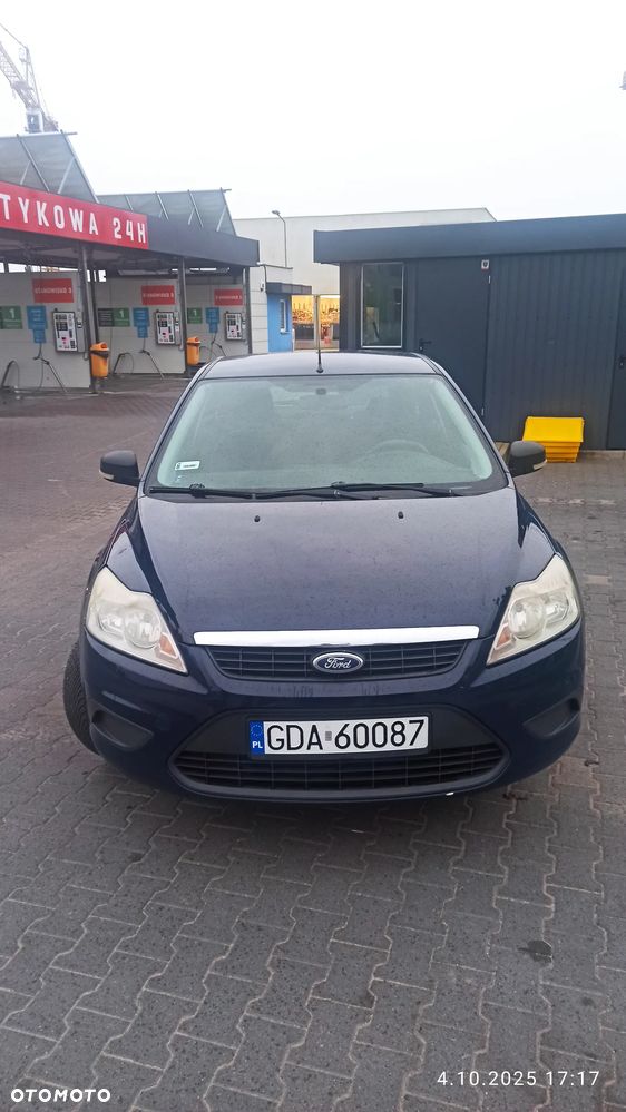 Ford Focus 1.6 Ambiente - 1