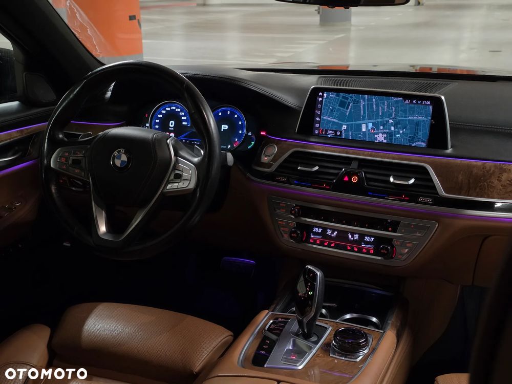 BMW Seria 7 750Li Edition Exclusive - 24