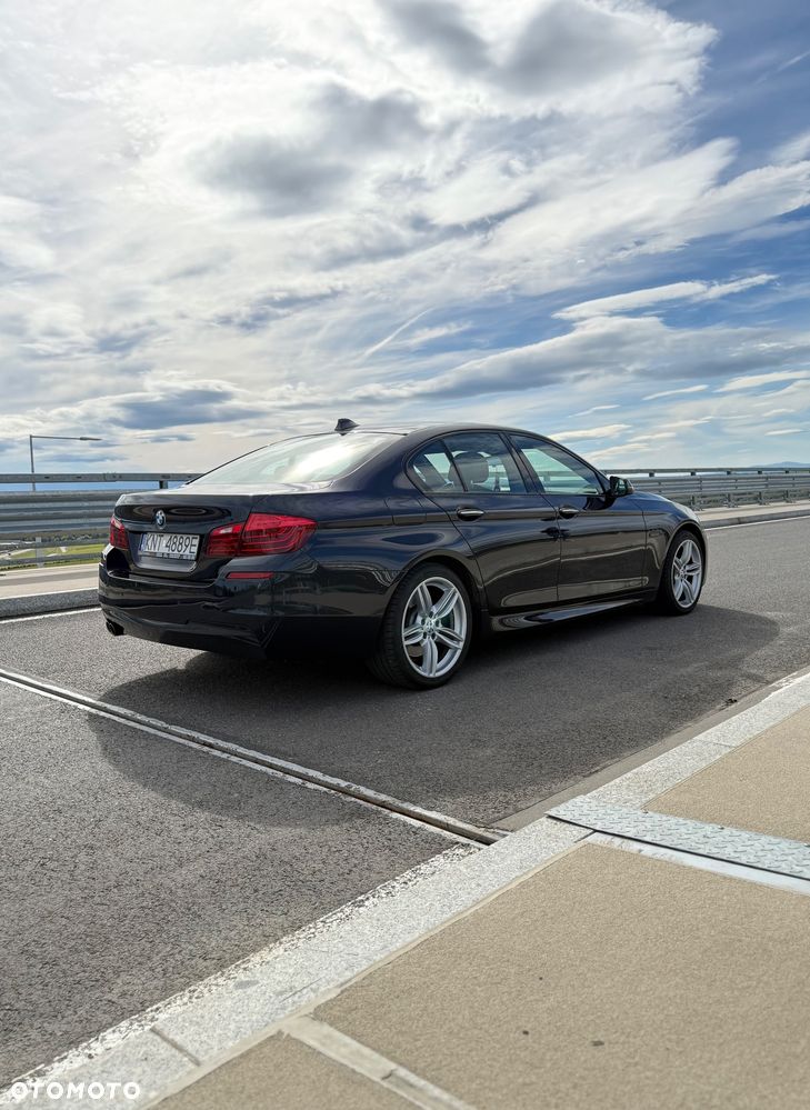 BMW Seria 5 525d xDrive - 13