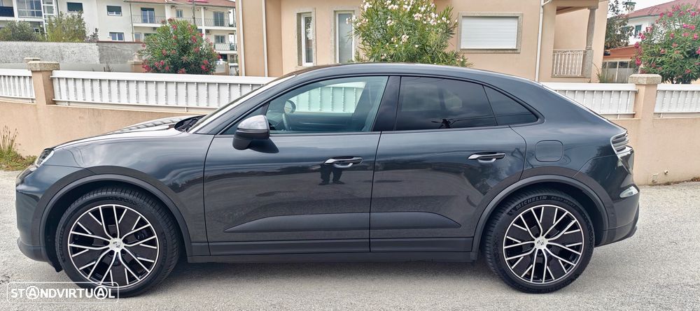 Porsche Macan Electric 4 - 9