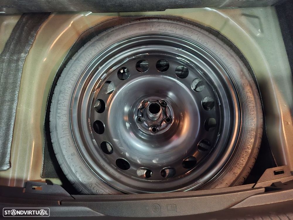 VW Taigo 1.0 TSI Urban DSG - 16