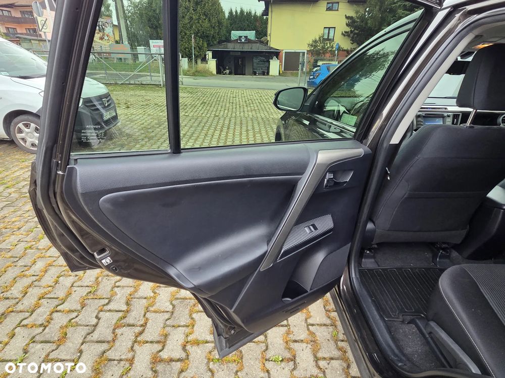 Toyota RAV4 2.0 D-4D Premium - 26